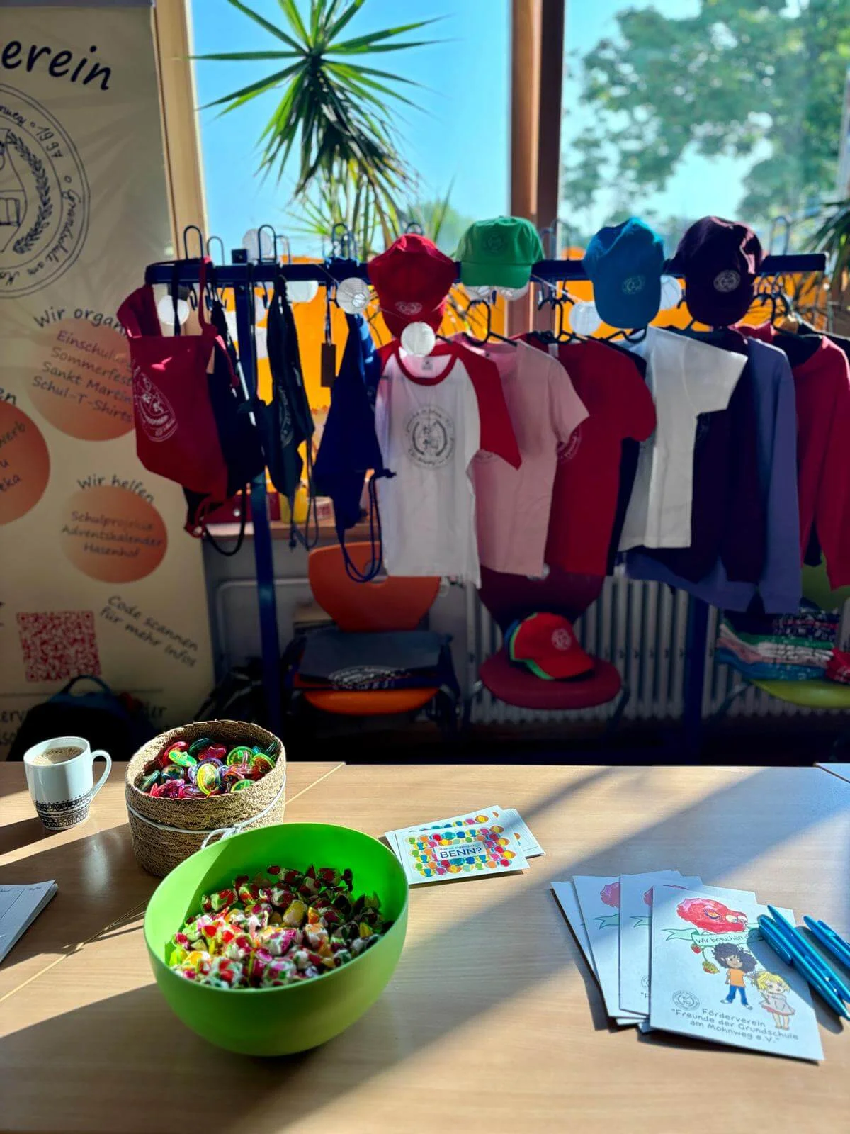 Flohmarktstand bei der Einschulung an der Schule am Mohnweg